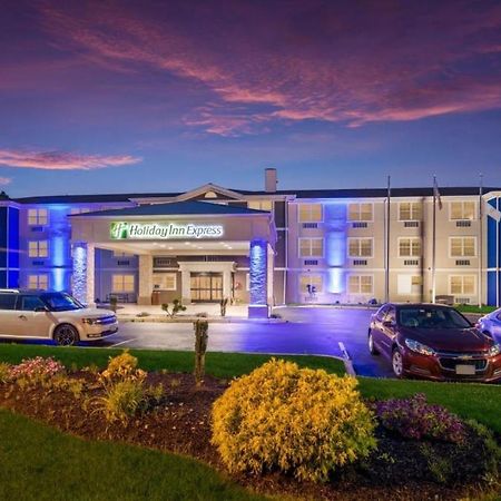 Holiday Inn Express - Plymouth By Ihg Exterior photo