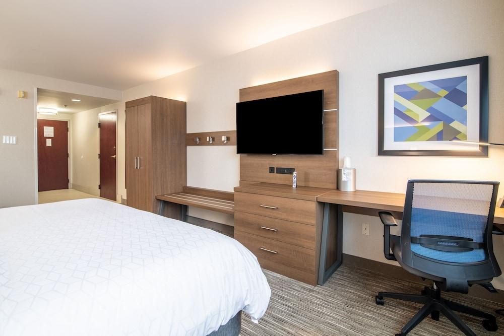 Holiday Inn Express - Plymouth By Ihg Exterior photo