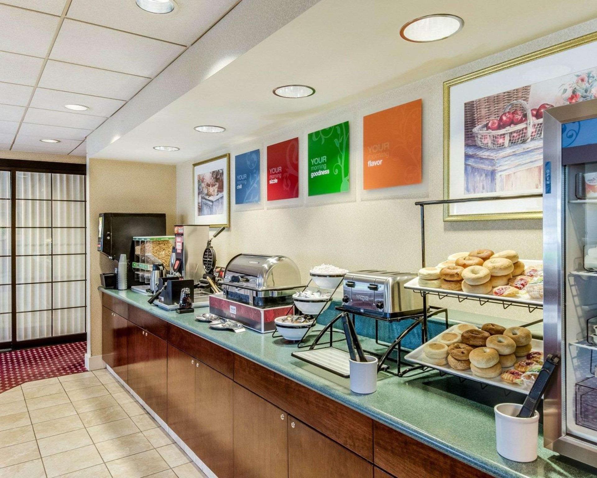 Holiday Inn Express - Plymouth By Ihg Exterior photo