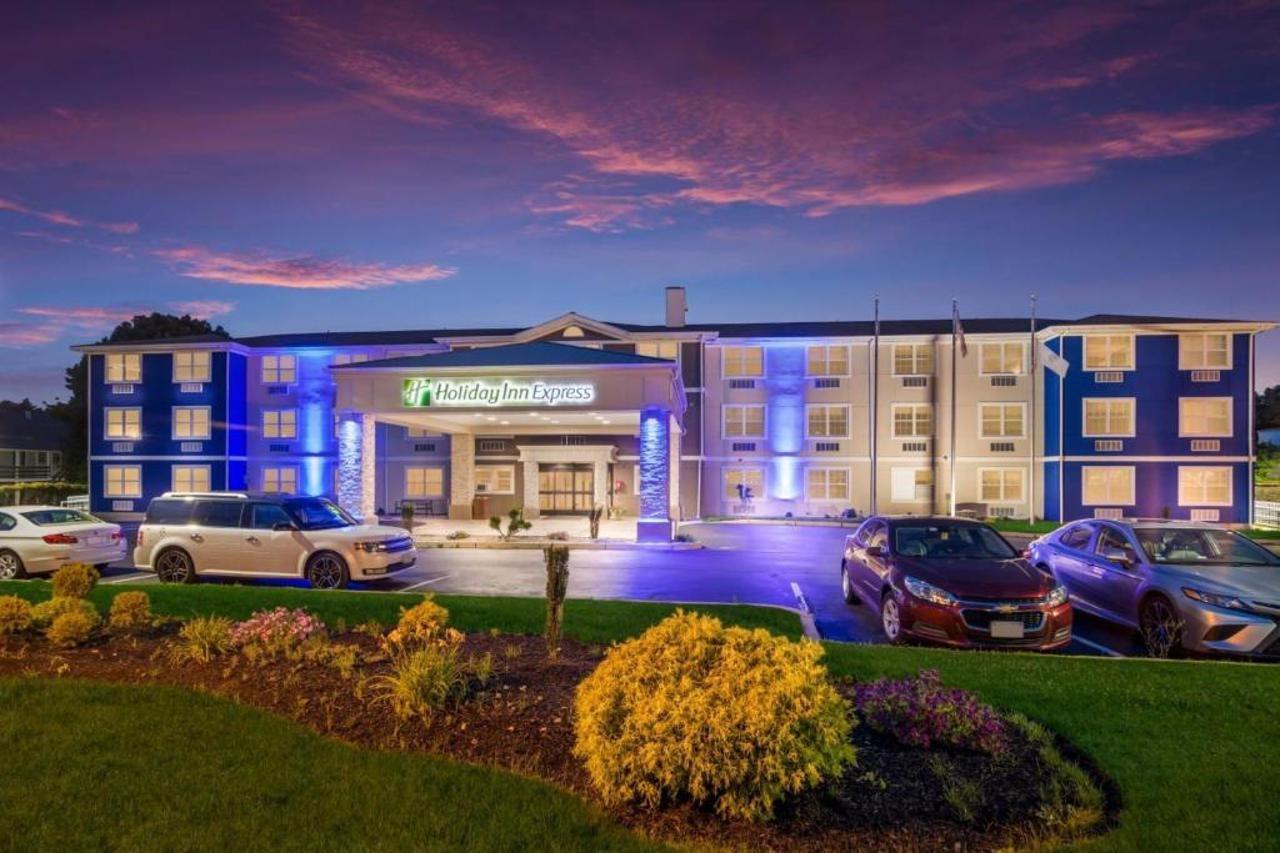Holiday Inn Express - Plymouth By Ihg Exterior photo