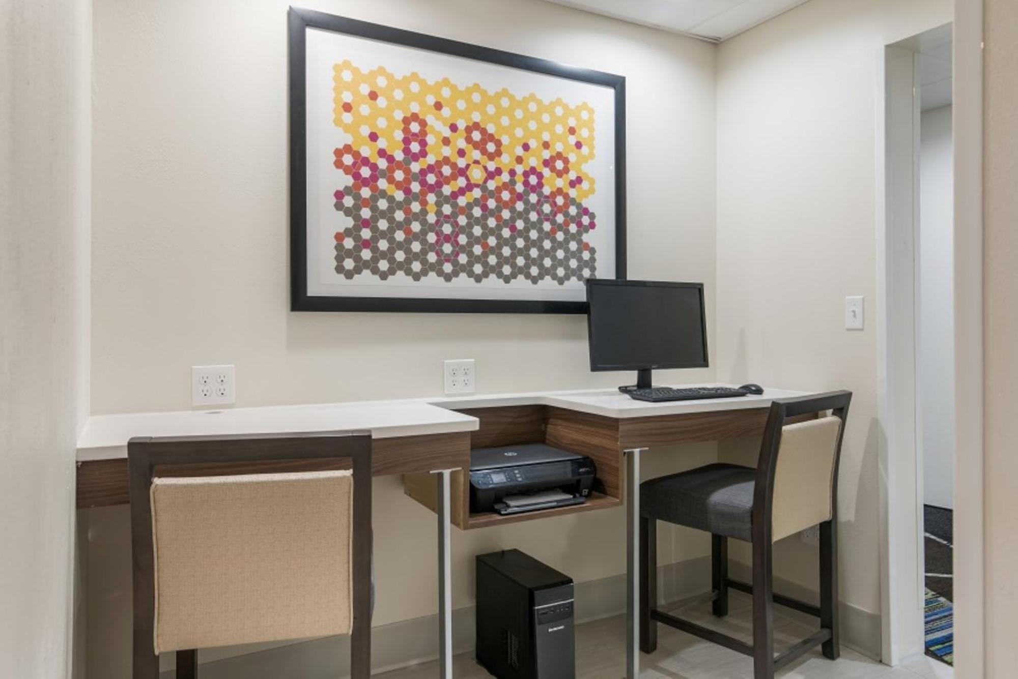 Holiday Inn Express - Plymouth By Ihg Exterior photo